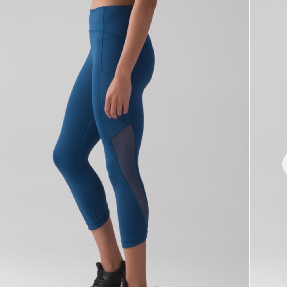 Lululemon Sole Training crop legging/pant in Poseidon